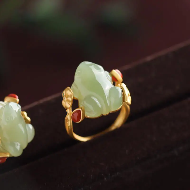 Women Fashion Designers - Anillos de rana de Jade verde