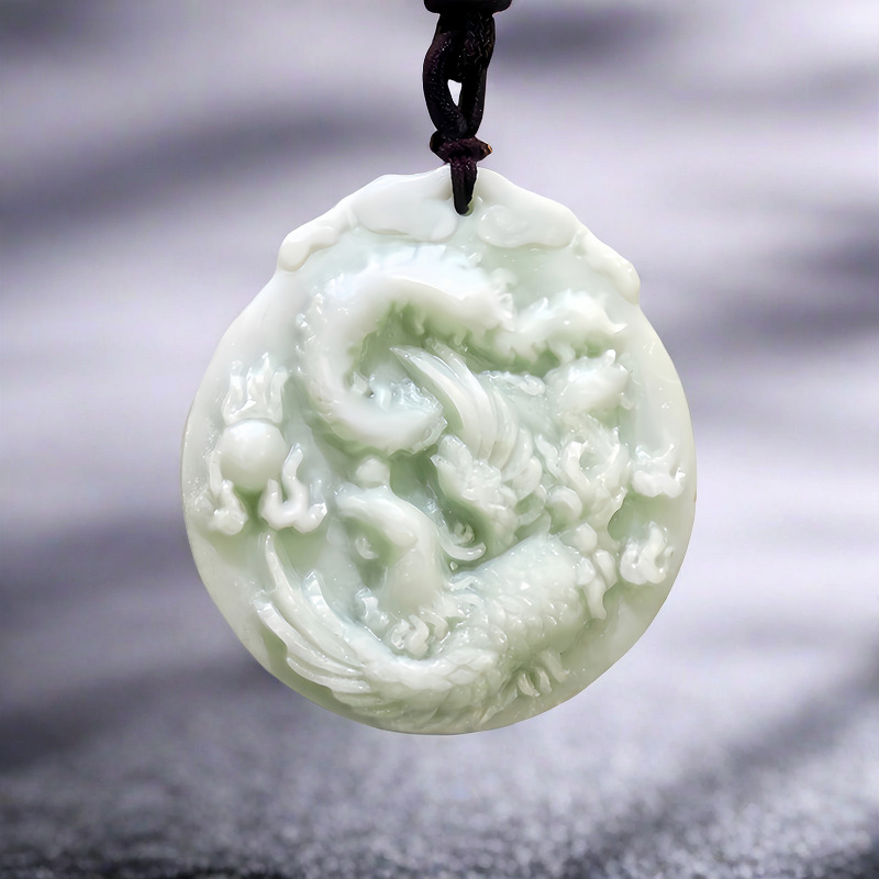 Women Fashion Designers - Collar con colgante de Jade Natural