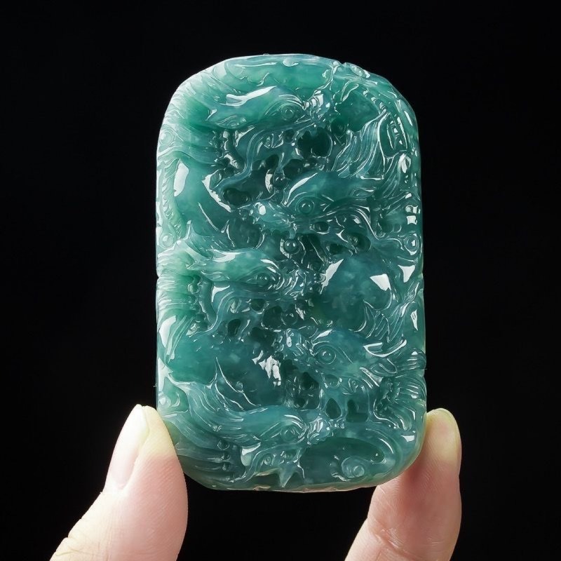 Women Fashion Designers - Colgante de Jade Azul Esmeralda de